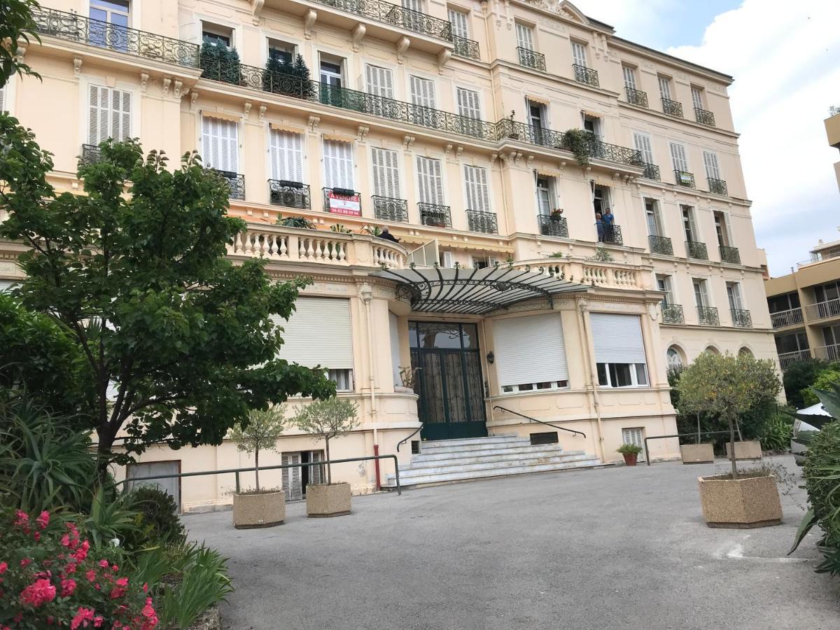 Appartement Terrasse Dans Palace Centre Ville Menton Buitenkant foto